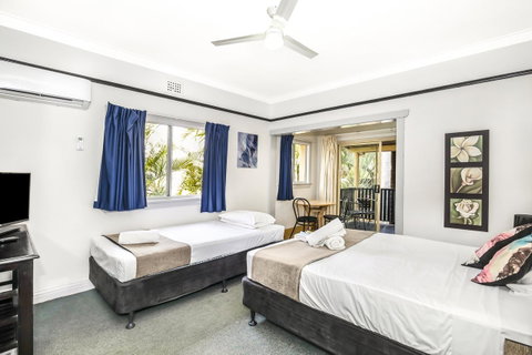 City Palms Brisbane - Whitsundays Accommodation 24