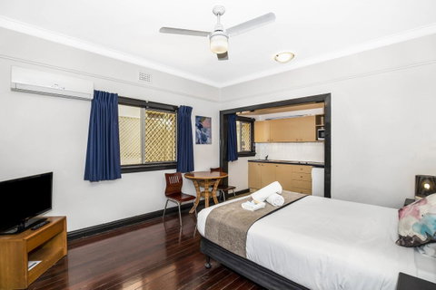City Palms Brisbane - Whitsundays Accommodation 4