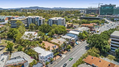 City Palms Brisbane - Whitsundays Accommodation 1