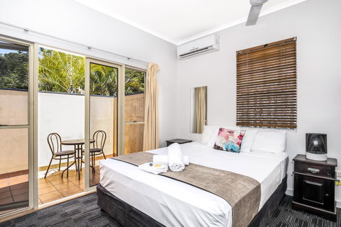 City Palms Brisbane - Whitsundays Accommodation 2