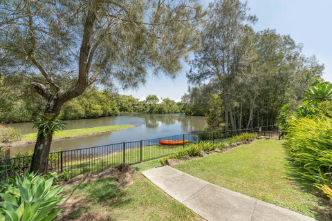 Waterfront Theme Park Getaway - Whitsundays Accommodation 20