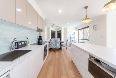 Waterfront Theme Park Getaway - Whitsundays Accommodation 4