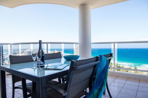 Oscar On Main Beach Resort - Whitsundays Accommodation 1