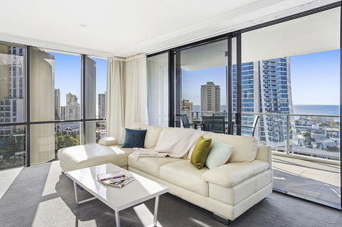 Holiday Holiday Circle On Cavill Apartments - Whitsundays Accommodation 42
