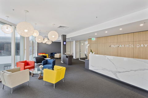 Holiday Holiday Circle On Cavill Apartments - Whitsundays Accommodation 29