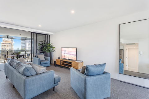 Holiday Holiday Circle On Cavill Apartments - Whitsundays Accommodation 8
