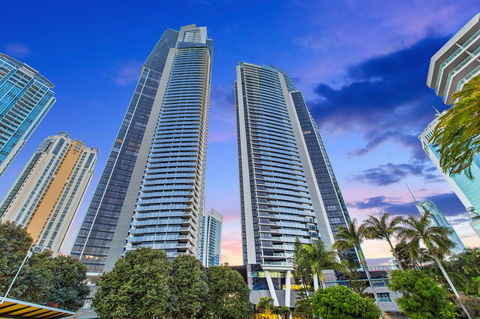 Holiday Holiday Circle On Cavill Apartments - Whitsundays Accommodation 35