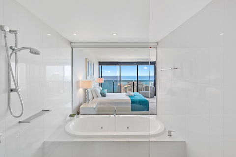 Holiday Holiday Circle On Cavill Apartments - Whitsundays Accommodation 39