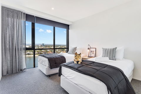 Holiday Holiday Circle On Cavill Apartments - Whitsundays Accommodation 43