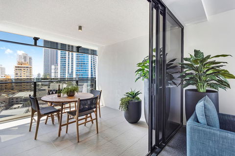 Holiday Holiday Circle On Cavill Apartments - Whitsundays Accommodation 20