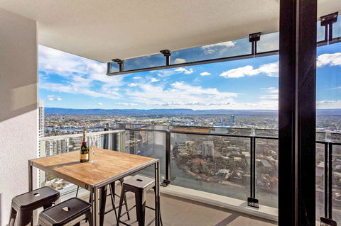 Holiday Holiday Circle On Cavill Apartments - Whitsundays Accommodation 22