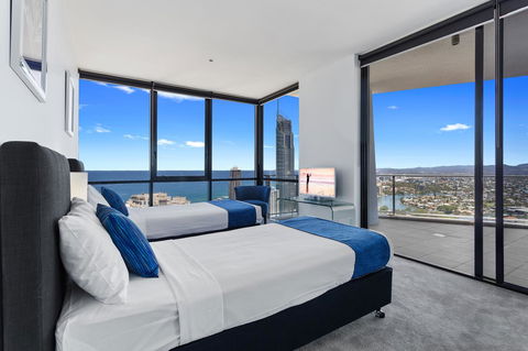 Holiday Holiday Circle On Cavill Apartments - Whitsundays Accommodation 11