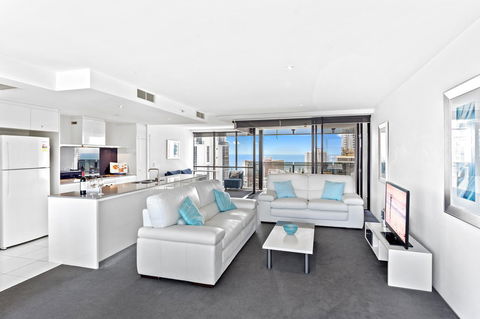 Holiday Holiday Circle On Cavill Apartments - Whitsundays Accommodation 33