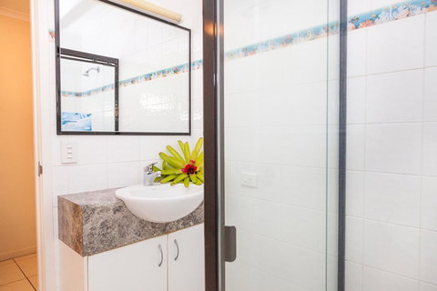 Cylinder Beach Mooloomba Unit 3 - Whitsundays Accommodation 11