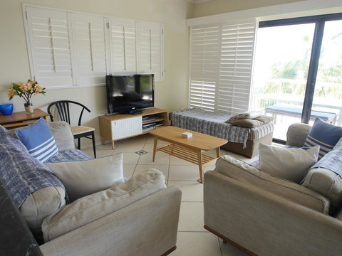 Cylinder Beach Mooloomba Unit 3 - Whitsundays Accommodation 5