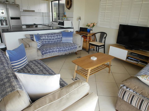 Cylinder Beach Mooloomba Unit 3 - Whitsundays Accommodation 4