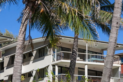 Cylinder Beach Mooloomba Unit 3 - Whitsundays Accommodation 14