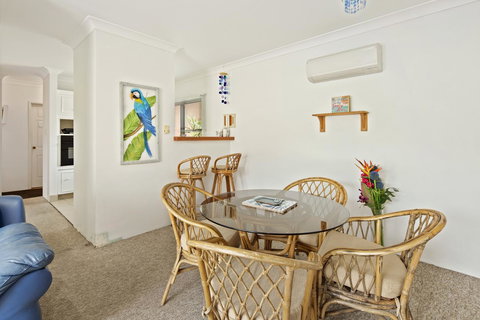 Location! 2BR Town View Unit In Centre Of Airlie. - Whitsundays Accommodation 7