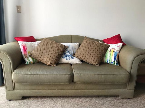 Location! 2BR Town View Unit In Centre Of Airlie. - Whitsundays Accommodation 4