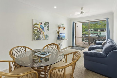 Location! 2BR Town View Unit In Centre Of Airlie. - Whitsundays Accommodation 15