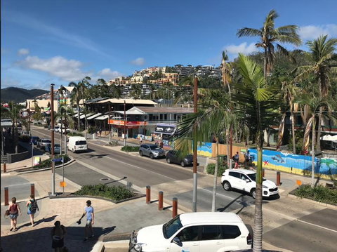 Location! 2BR Town View Unit In Centre Of Airlie. - Whitsundays Accommodation 20