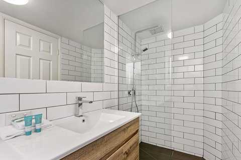 Dockside Apartments Mooloolaba - Whitsundays Accommodation 2