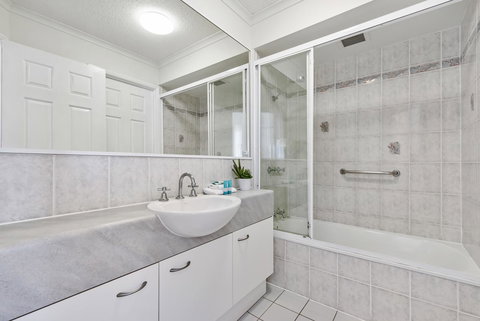 Dockside Apartments Mooloolaba - Whitsundays Accommodation 9