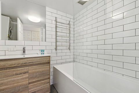 Dockside Apartments Mooloolaba - Whitsundays Accommodation 3