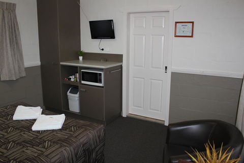 City Motor Inn - Whitsundays Accommodation 9