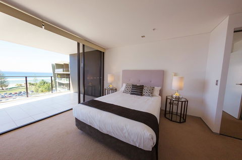 Ambience On Burleigh Beach - Whitsundays Accommodation 15
