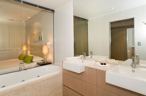 Ambience On Burleigh Beach - Whitsundays Accommodation 25
