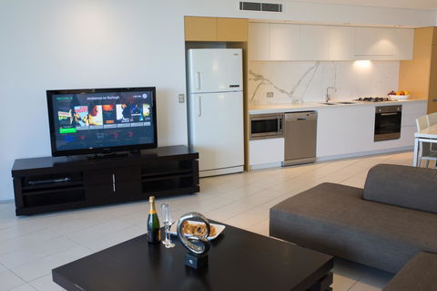 Ambience On Burleigh Beach - Whitsundays Accommodation 18