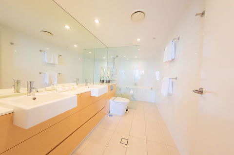 Ambience On Burleigh Beach - Whitsundays Accommodation 29