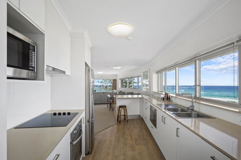 Narrowneck Court Holiday Apartments - Whitsundays Accommodation 24