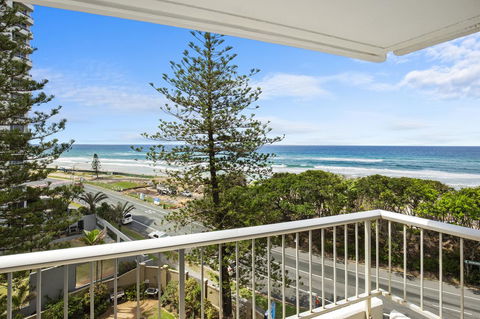 Narrowneck Court Holiday Apartments - Whitsundays Accommodation 1