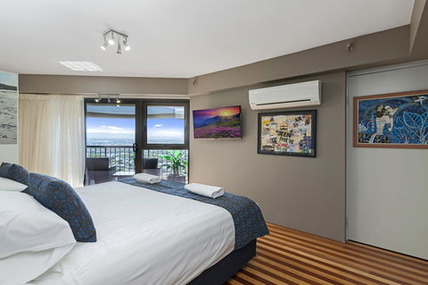 Burleigh Esplanade Apartments - Whitsundays Accommodation 32
