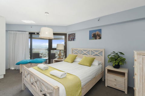 Burleigh Esplanade Apartments - Whitsundays Accommodation 17