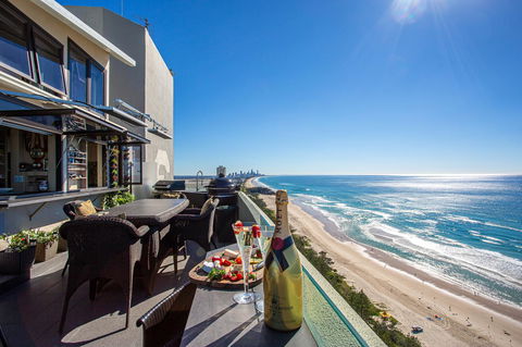 Burleigh Esplanade Apartments - Whitsundays Accommodation 10