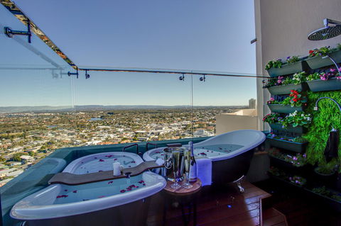 Burleigh Esplanade Apartments - Whitsundays Accommodation 8