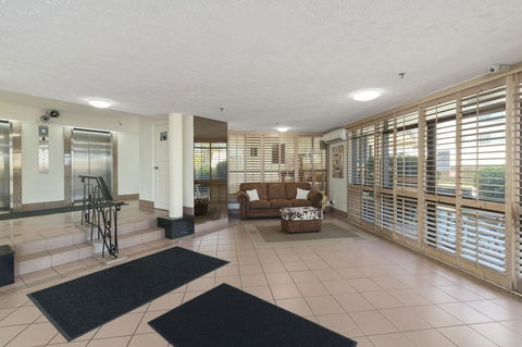 Burleigh Esplanade Apartments - Whitsundays Accommodation 31