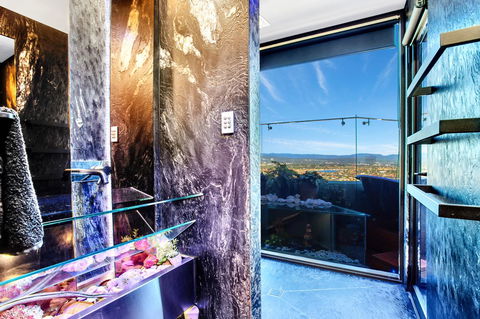 Burleigh Esplanade Apartments - Whitsundays Accommodation 7