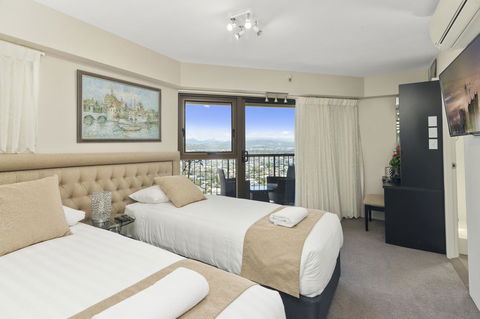 Burleigh Esplanade Apartments - Whitsundays Accommodation 34