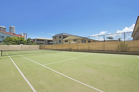 Burleigh Esplanade Apartments - Whitsundays Accommodation 15