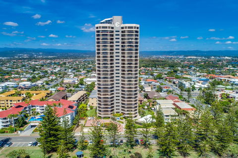 Burleigh Esplanade Apartments - Whitsundays Accommodation 13