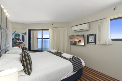 Burleigh Esplanade Apartments - Whitsundays Accommodation 28