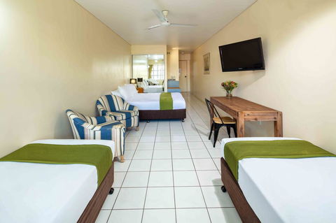Hides Hotel - Whitsundays Accommodation 14