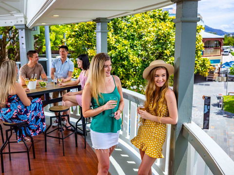 Hides Hotel - Whitsundays Accommodation 22