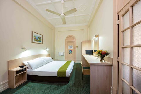 Hides Hotel - Whitsundays Accommodation 15