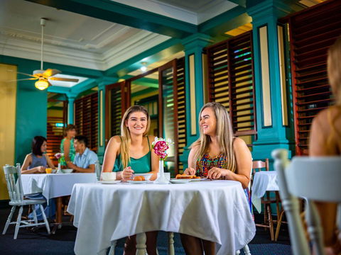 Hides Hotel - Whitsundays Accommodation 25