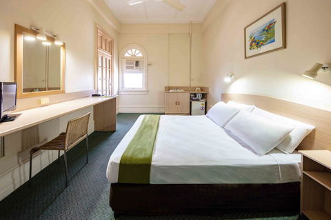 Hides Hotel - Whitsundays Accommodation 16